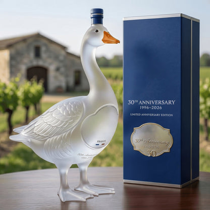 🔥LAST DAY 49% OFF🪿30th Anniversary 3D Sculpted Vodka Bottle